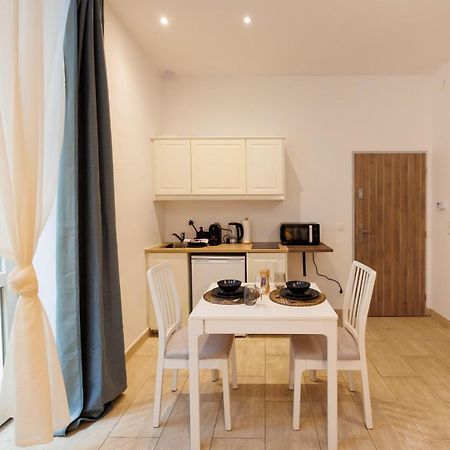 Cozy Market-Square Retreat Located In The Heart Of The 10Th District Wina Bagian luar foto