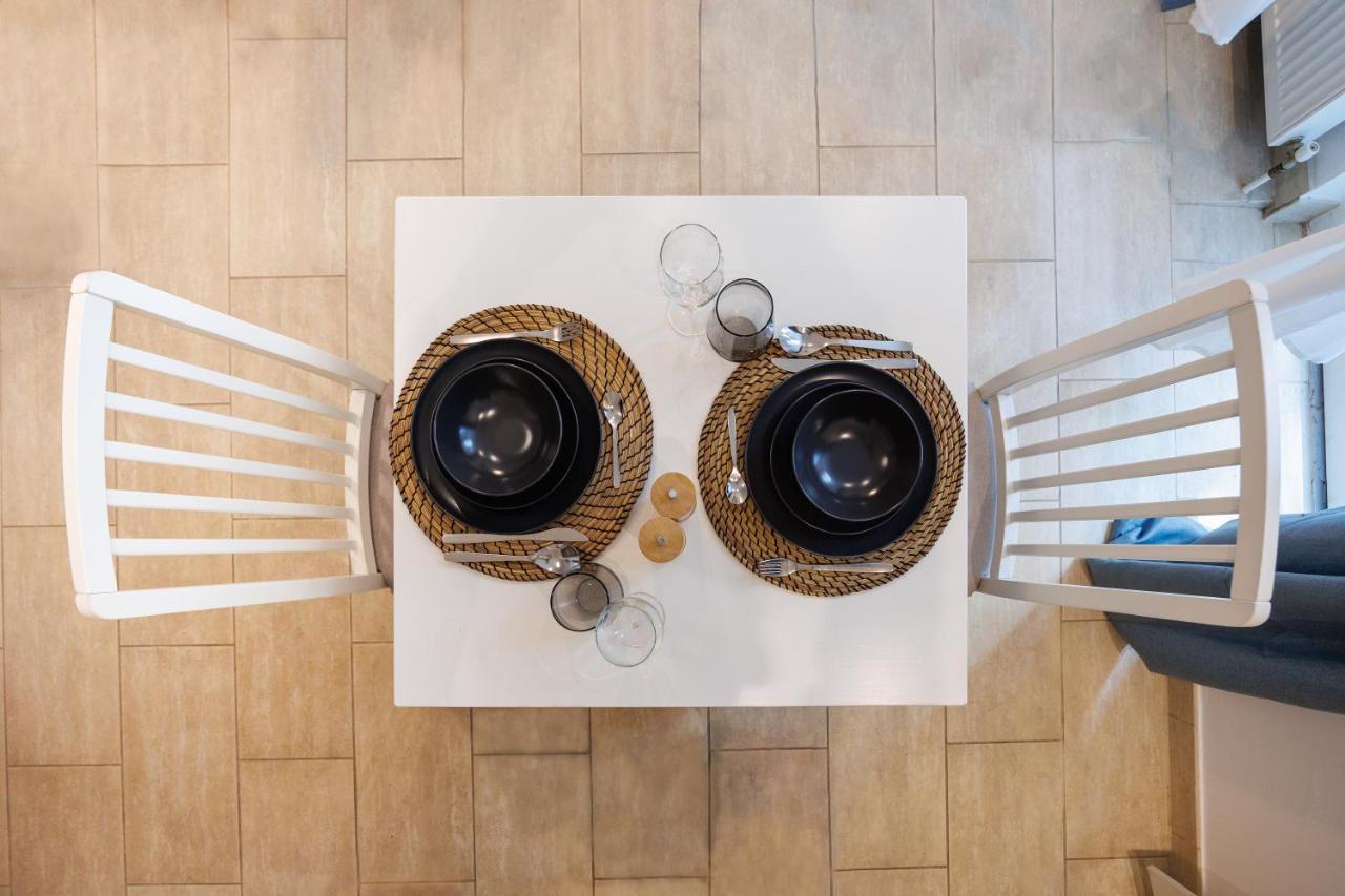 Cozy Market-Square Retreat Located In The Heart Of The 10Th District Wina Bagian luar foto